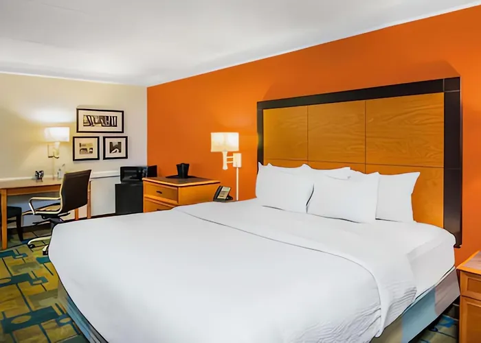 La Quinta Inn By Wyndham Colorado Springs Garden Of The Gods